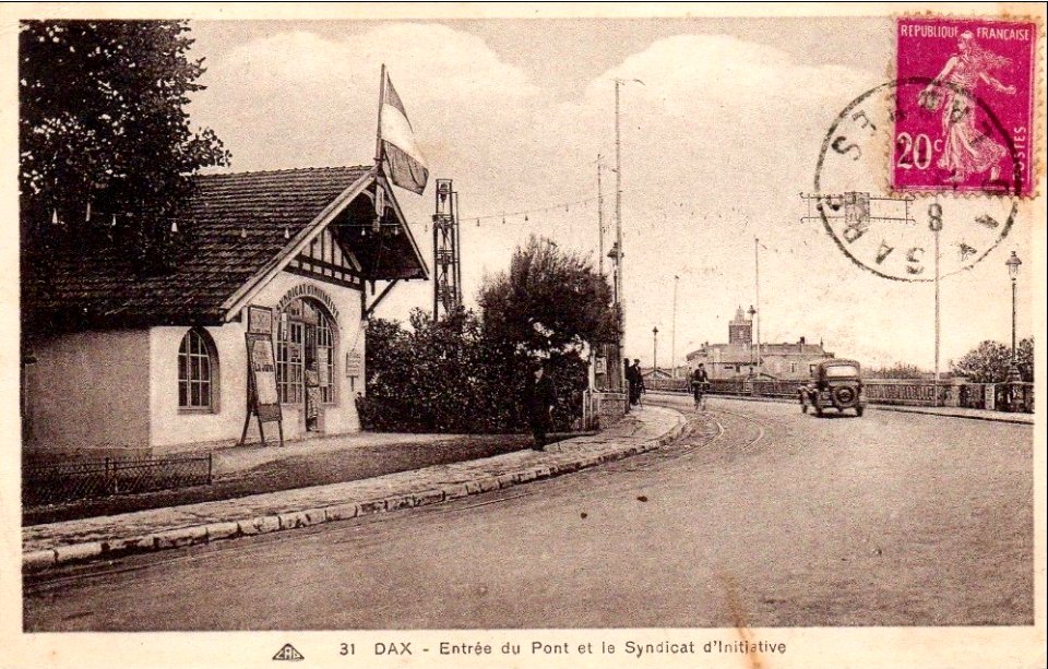 Dax (Landes) - Place du Sablar 5