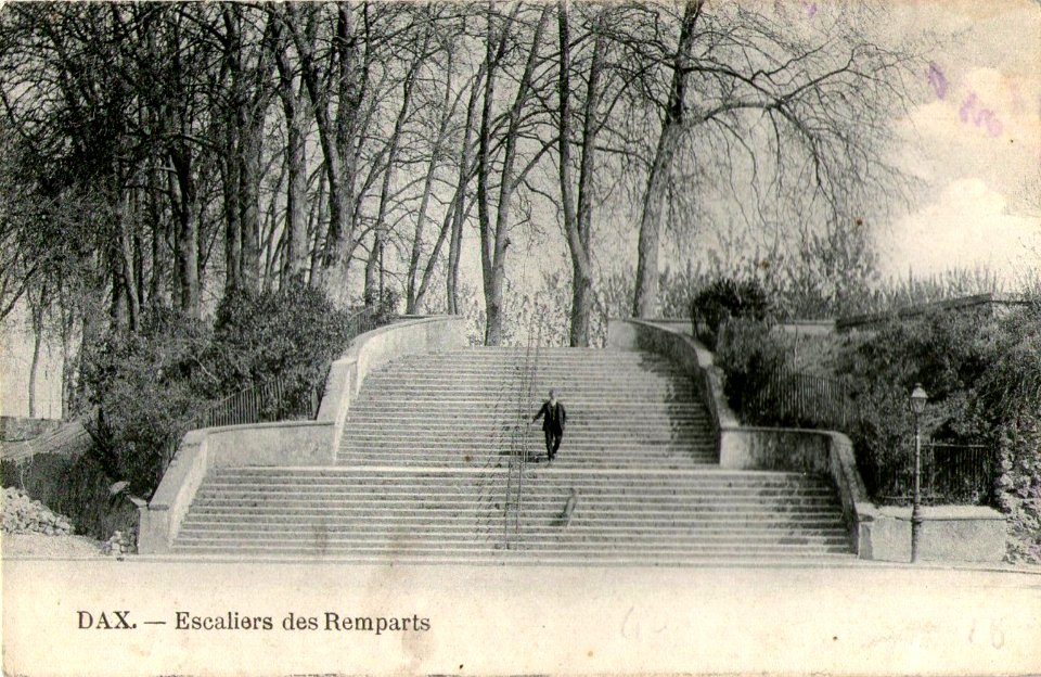 Dax (Landes) - Promennade des ramparts - Escalier 2