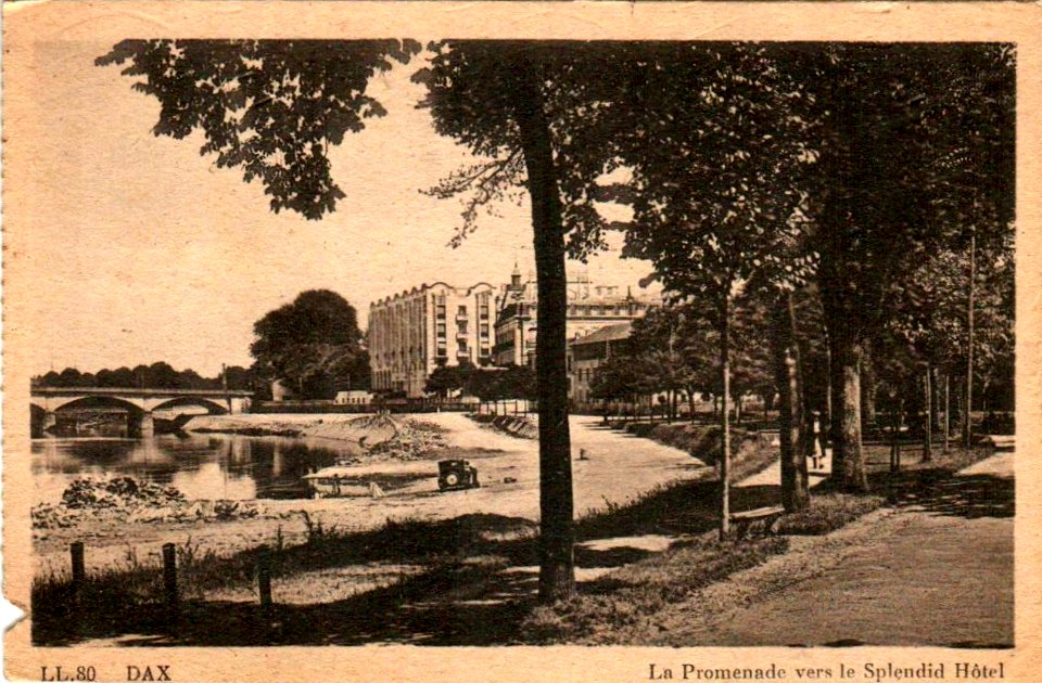Dax (Landes) - Promennade des Baignots 4