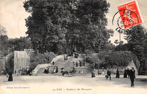 Dax (Landes) - Promennade des ramparts - Escalier 4