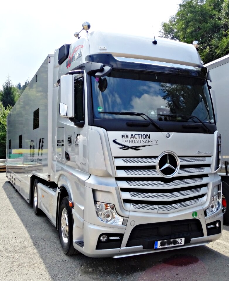 Mercedes white sauber