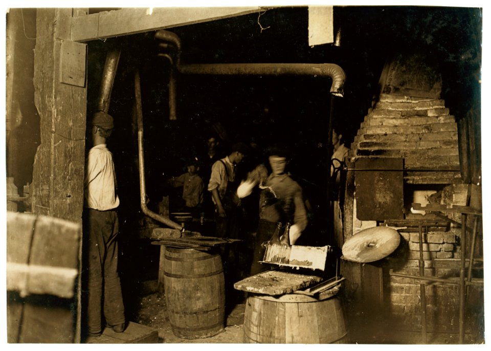 Day Scene in an Indiana Glass Works. Aug., 1908. LOC nclc.01170