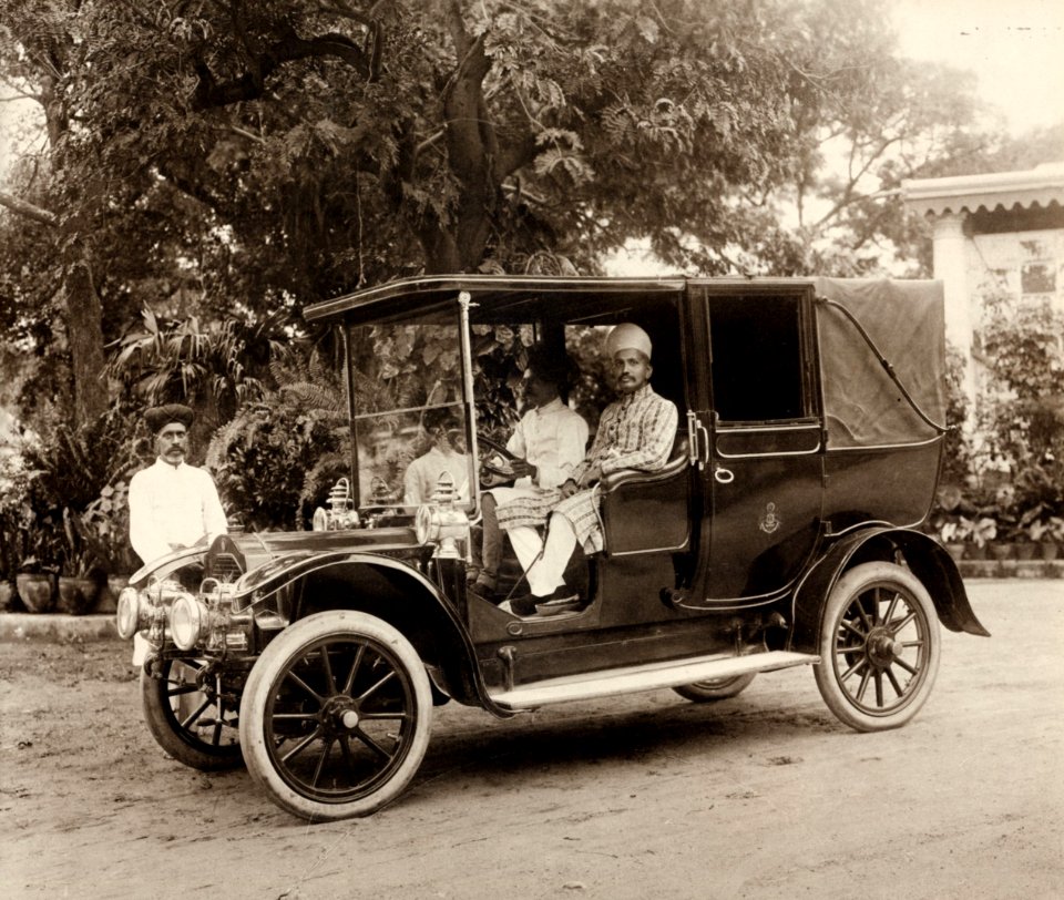 Dayal, Raja Lala Deen - Adeliger mit Auto (Zeno Fotografie)