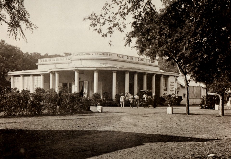 Dayal, Raja Lala Deen - Das Studio von Raja Deen Dayal und Söhne (Zeno Fotografie)