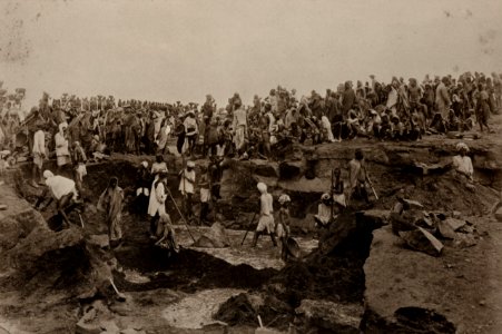Dayal, Raja Lala Deen - Arbeiten für einen Hungerlohn, die Nizam Grundstücke (1) (Zeno Fotografie)