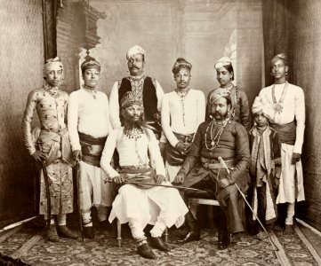 Dayal, Raja Lala Deen - Raghubir Singh, Maharadscha von Bundi mit seinem Gefolge (Zeno Fotografie)