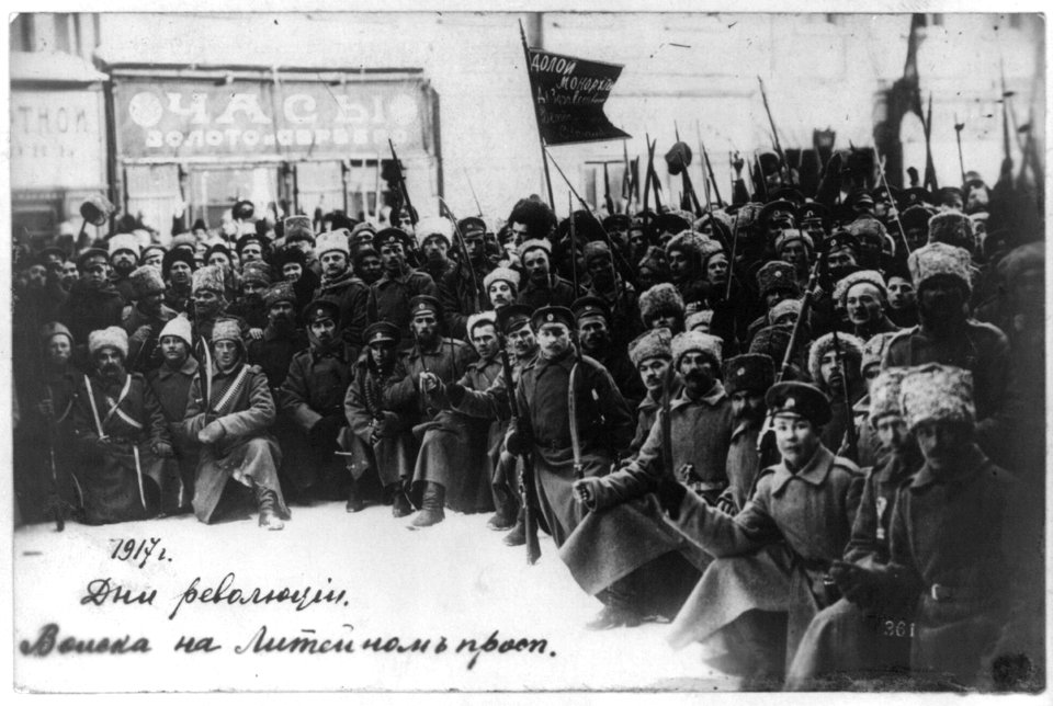 Days of revolution - troops on the Liteinyi Prospect LCCN2009631819