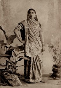 Dayal, Raja Lala Deen - Gulnar, eine alte Schauspielerin (Zeno Fotografie)