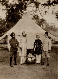 Dayal, Raja Lala Deen - Junger Prinz und Staatsoffiziere (Zeno Fotografie) photo