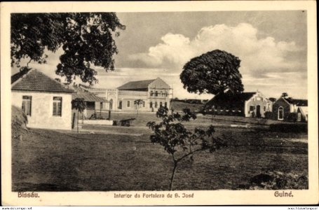 DC - Bissau - Interior da Fortaleza de S. José