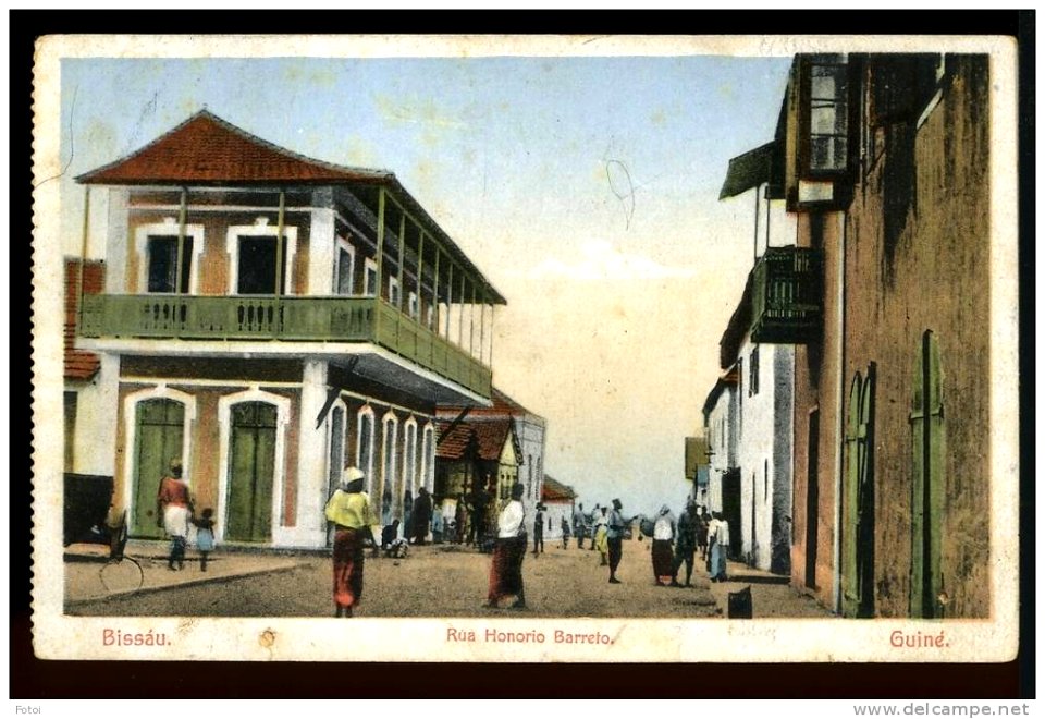 DC - Bissau - Rua Honório Barreto - 2 (c)