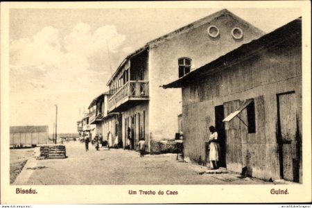 DC - Bissau - Um Trecho do Caes - 1