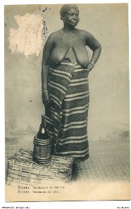DC - Bissau Vendedeira de tabacco photo