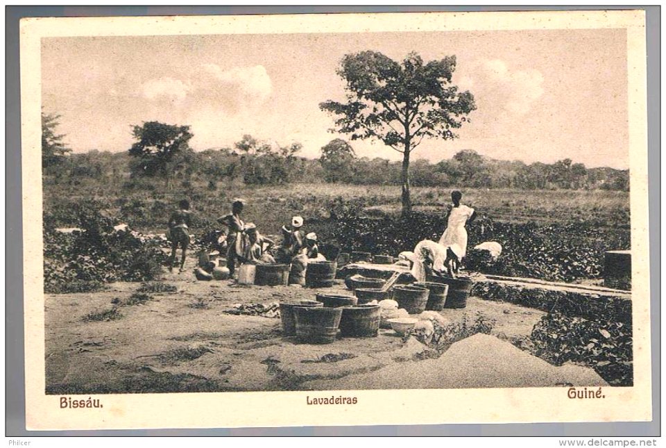 DC - Bissau - Lavadeiras