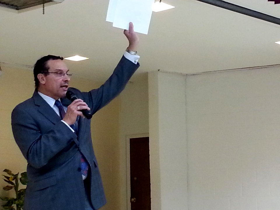 DC Mayor Vincent Gray wishes a Merry Christmas to children 131218-N-CG900-002