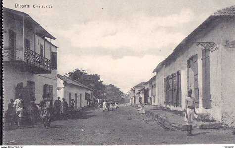 DC - UPU - Bissau - Uma rua de photo