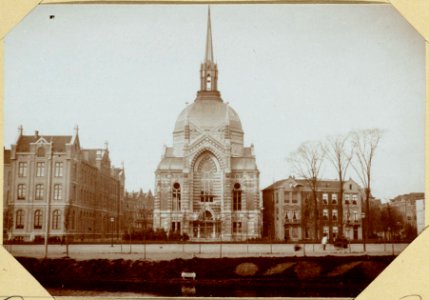 De Stadhouderskade, ziende op de Vondelstraat, op de Koepelkerk en op het Weeshuis photo