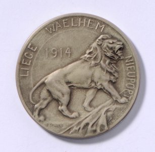 De Tous Les Gaulois, Les Plus Braves Sont Les Belges - Jules César - Liège Waelhem Nieuport 1914, medal by Pierre Theunis, Belgium, (1915), Coins and Medals Department of the Royal Library of Belgium, 2Lef 16 - 56 (verso)