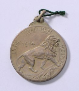 De Tous Les Gaulois, Les Plus Braves Sont Les Belges - Jules César - Liège Waelhem Nieuport 1914, medal by Pierre Theunis, Belgium, 1914, Coins and Medals Department of the Royal Library of Belgium, 2Lef 4 - 42 (verso)