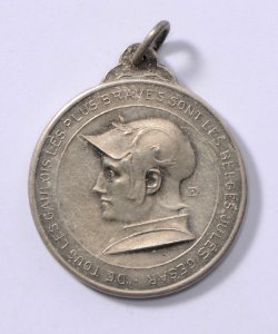De Tous Les Gaulois, Les Plus Braves Sont Les Belges - Jules César - Liège Waelhem Nieuport 1914, medal by Pierre Theunis, Belgium, 1914, Coins and Medals Department of the Royal Library of Belgium, 2Lef 4 - 44 (recto)