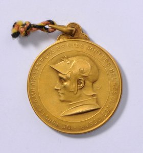 De Tous Les Gaulois, Les Plus Braves Sont Les Belges - Jules César - Liège Waelhem Nieuport 1914, medal by Pierre Theunis, Belgium, 1914, Coins and Medals Department of the Royal Library of Belgium, 2Lef 4 - 41 (recto)