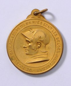 De Tous Les Gaulois, Les Plus Braves Sont Les Belges - Jules César - Liège Waelhem Nieuport 1914, medal by Pierre Theunis, Belgium, 1914, Coins and Medals Department of the Royal Library of Belgium, 2Lef 4 - 43 (recto)