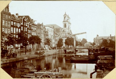 De voormalige Houtkopersgracht (sic), ziende op de Joden Vischmarkt - Gedempt - thans het Waterlooplein photo