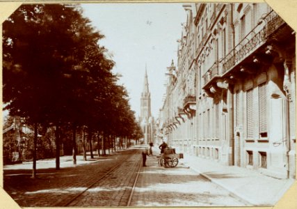 De Vondelstraat ziende op de Vondelkerk photo