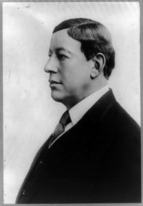 De Wolf Hopper, half-length portrait, facing left LCCN96524186