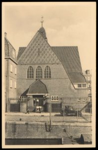 De Wittenkade met de gereformeerde Nassaukerk. Uitgave Vivat, Amsterdam, Afb PBKD00038000002 photo