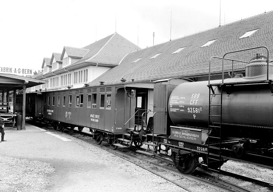 Die umgebauten Personenwagen des Armeebadezuges - CH-BAR - 3240836