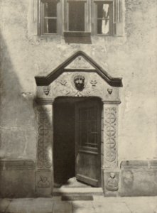 Die Weserrenaissance (Sonnen) - 045 - Grevenburg, Tür im Hof von 1572