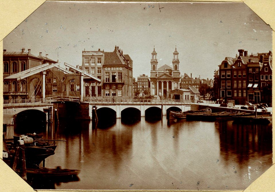 De Blaauwbrug over de Binnen Amstel, Afgebroken en Vernieuwd - thans de Amstelbrug