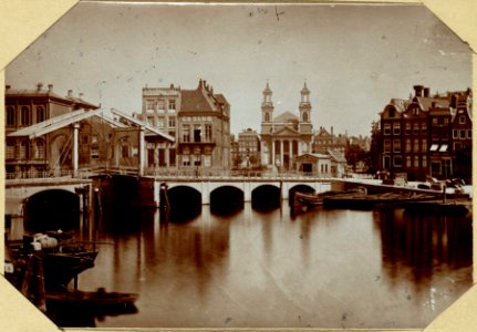De Blaauwbrug over de Binnen Amstel, Afgebroken en Vernieuwd - thans de Amstelbrug