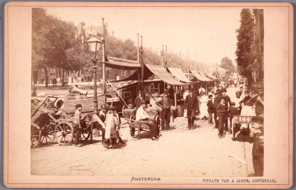 De Appelmarkt op het Singel bij de Raamsteeg