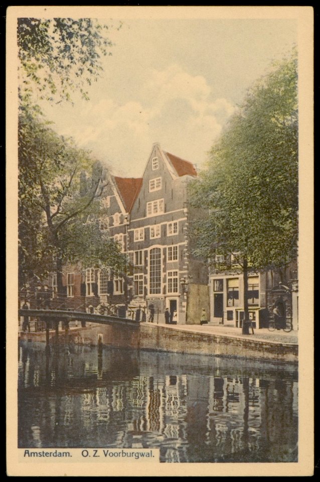 De Bank van Lening, Oudezijds Voorburgwal 300 op de hoek van de Enge Lombardsteeg. Uitgave Weenenk & Snel, den Haag, Afb PBKD00337000002
