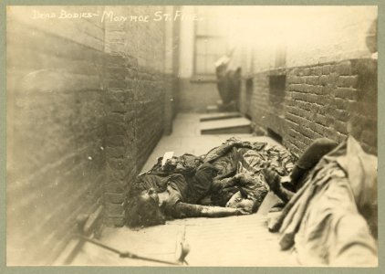Dead bodies, Monroe St. fire LCCN2005688992