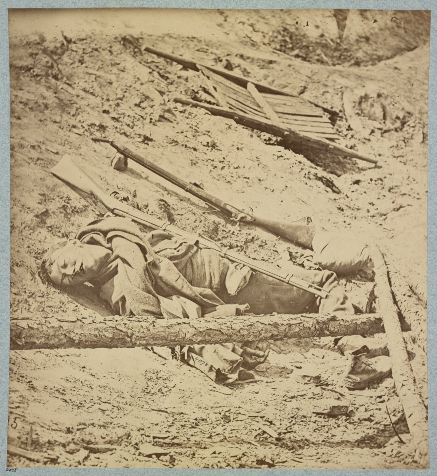 Dead Confederate soldier in trenches of Fort Mahone in front of Petersburg, Va., April 3, 1865 LCCN2012647836