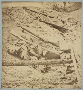 Dead Confederate soldier in trenches of Fort Mahone in front of Petersburg, Va., April 3, 1865 LCCN2012647836