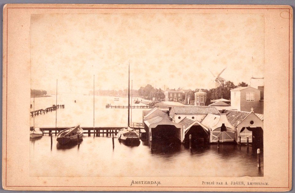 De Buiten-Amstel met de Amstel Jachthaven, gezien vanaf de Hogesluis-001