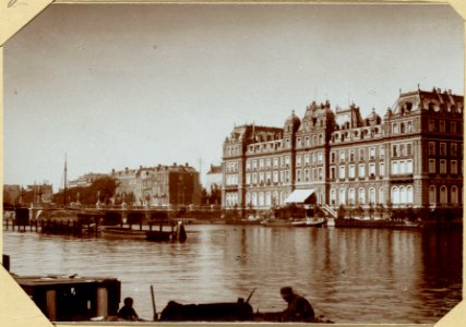 De Buitenamstel, ziende op het Amstel Hotel en op de Hogesluis photo