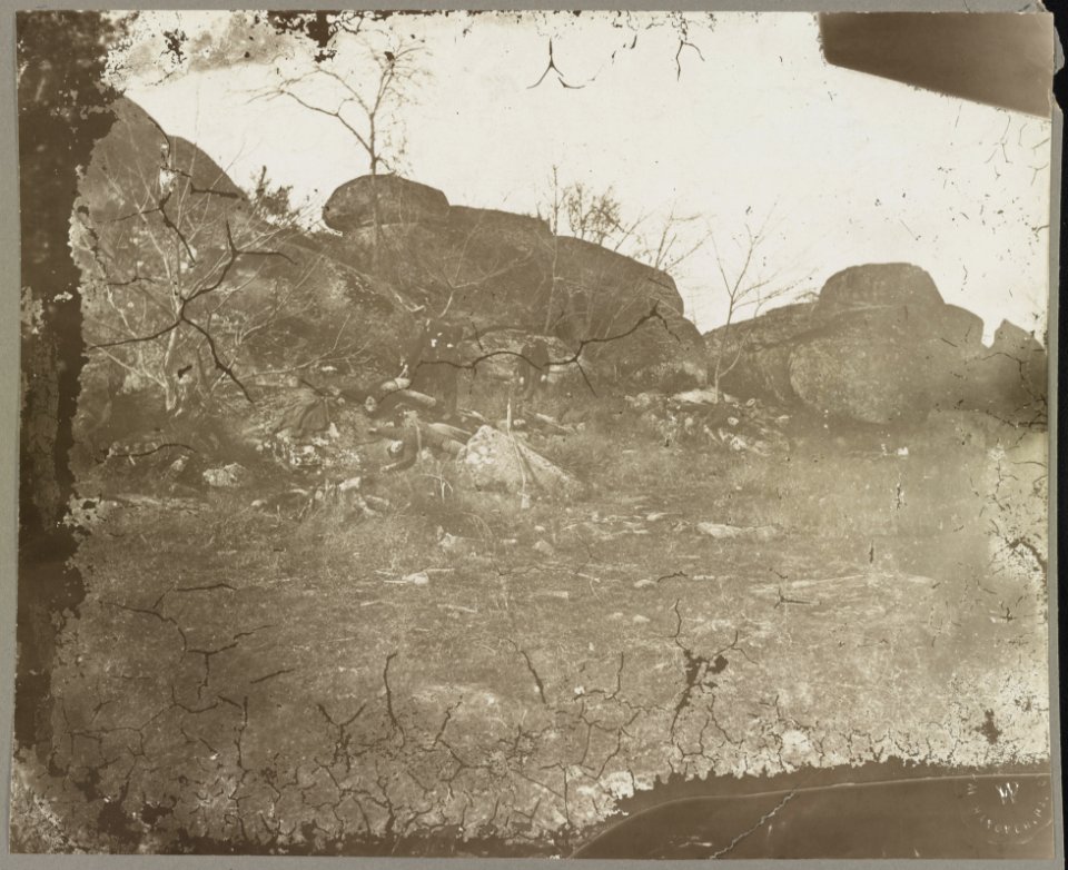Dead on Little Round Top, Gettysburg LCCN2012647846
