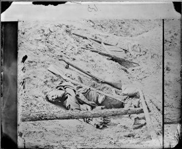 Dead Soldier in Trench, Petersburg. (3996060690)