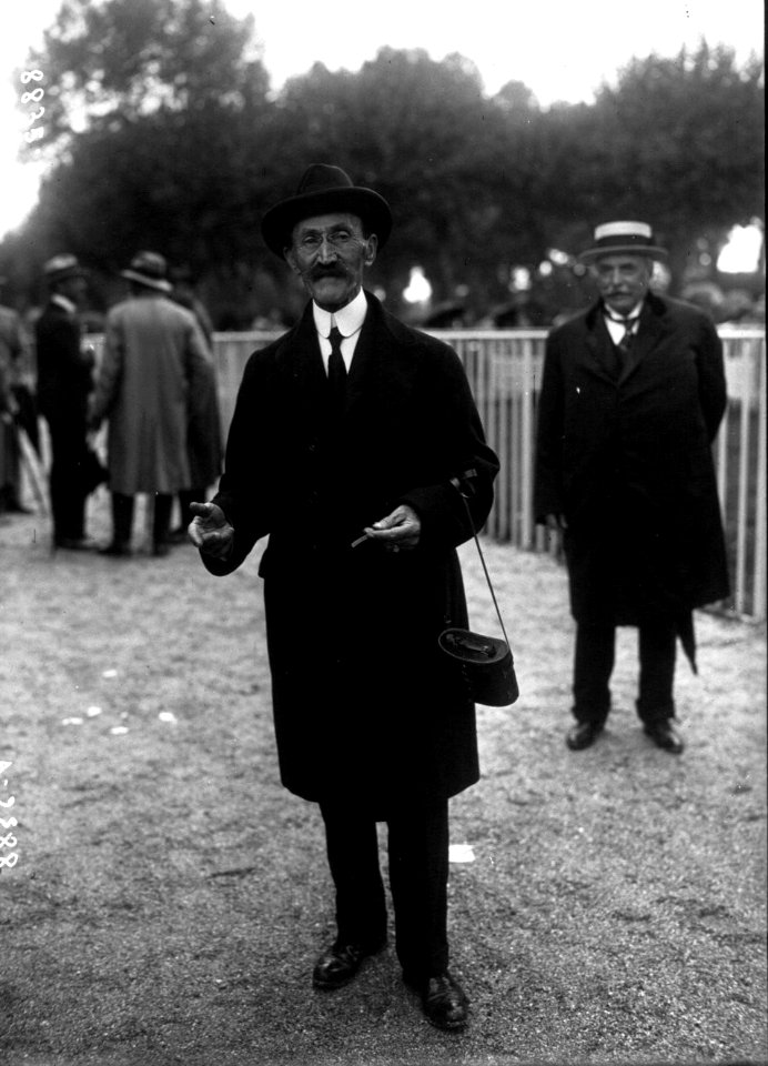 Deauville - le grand prix, M. Edmond Veil Picard propriétaire de Sao Paulo - (photographie de presse) - Agence Meurisse