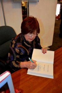 Debbie Macomber 161203-N-SP496-006