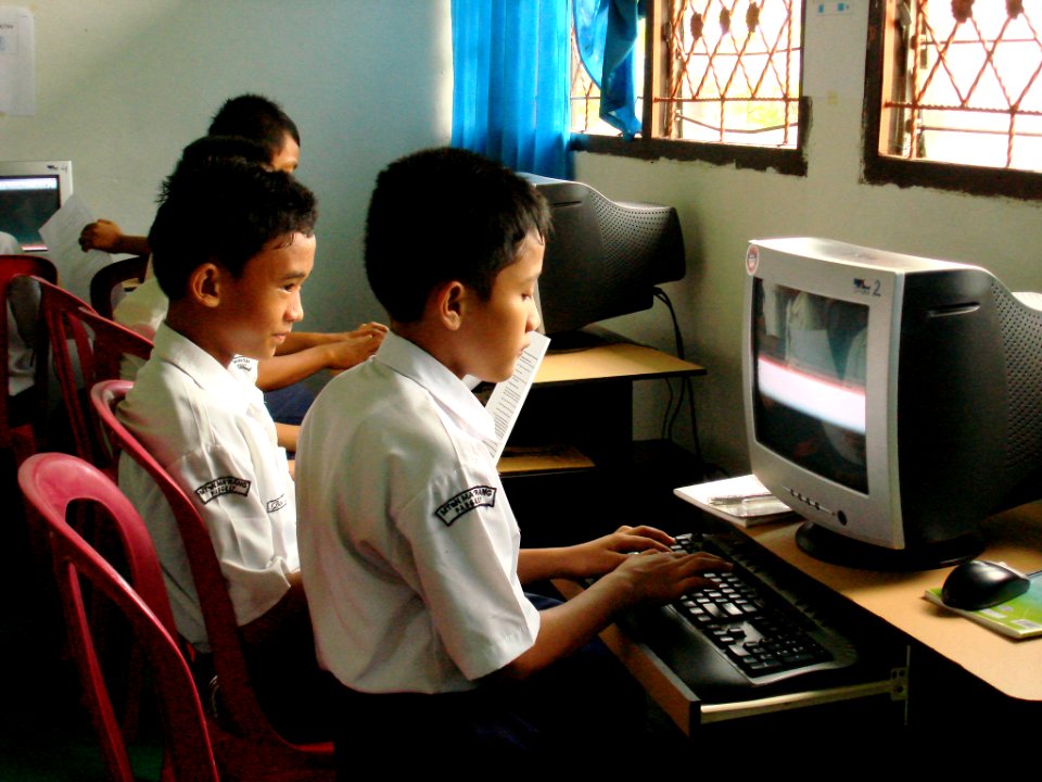 Decentralized Basic Education (4320619161)