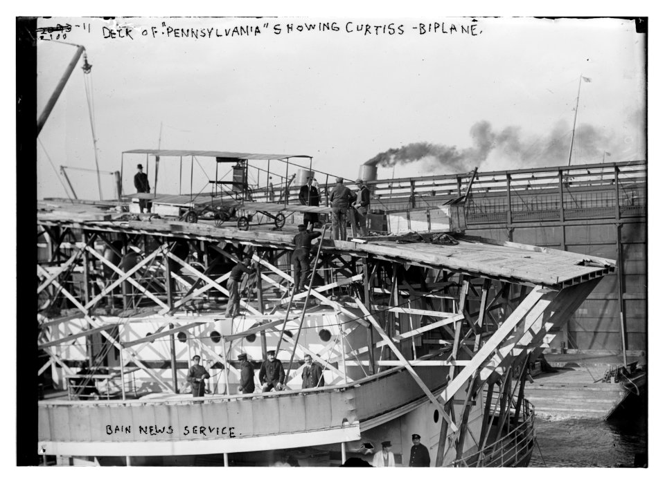 Deck of Pennsylvania showing Curtiss biplane LCCN2014688711