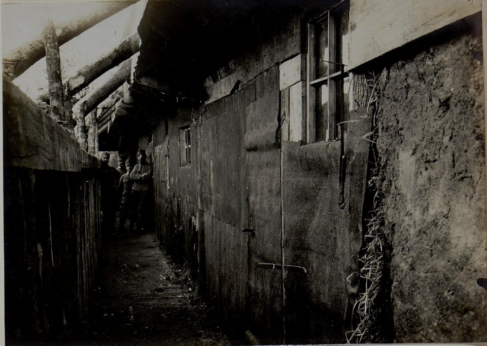Deckung des Baonskommandos. F.J.Baon Nro.28. LOPUSZNO, 30.I.1916. (BildID 15453894)