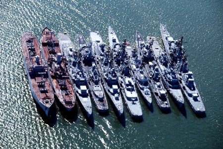 Decommissioned destroyers on James River 1993