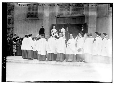 Dedication, St. John Cathedral, Bishop Greer and others entering LCCN2014689036